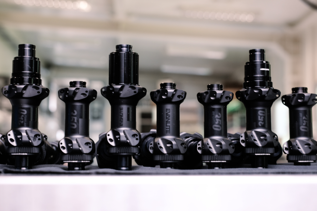 Piasty DT 350 w czarnym kolorze dla Evanlite